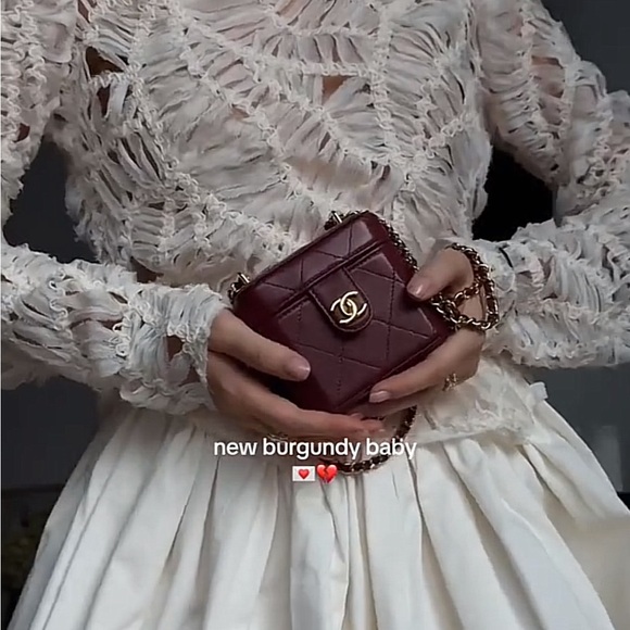 CHANEL Handbags - Limited edition Chanel Burgundy Quilted Mini Bag with Gold Chain